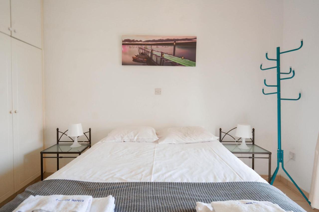Resitour - Regina Gardens Lejlighed Paphos Eksteriør billede