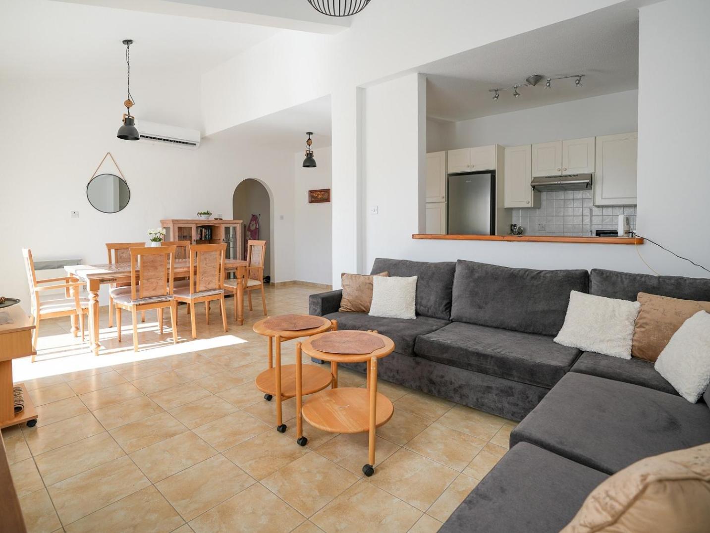 Resitour - Regina Gardens Lejlighed Paphos Eksteriør billede