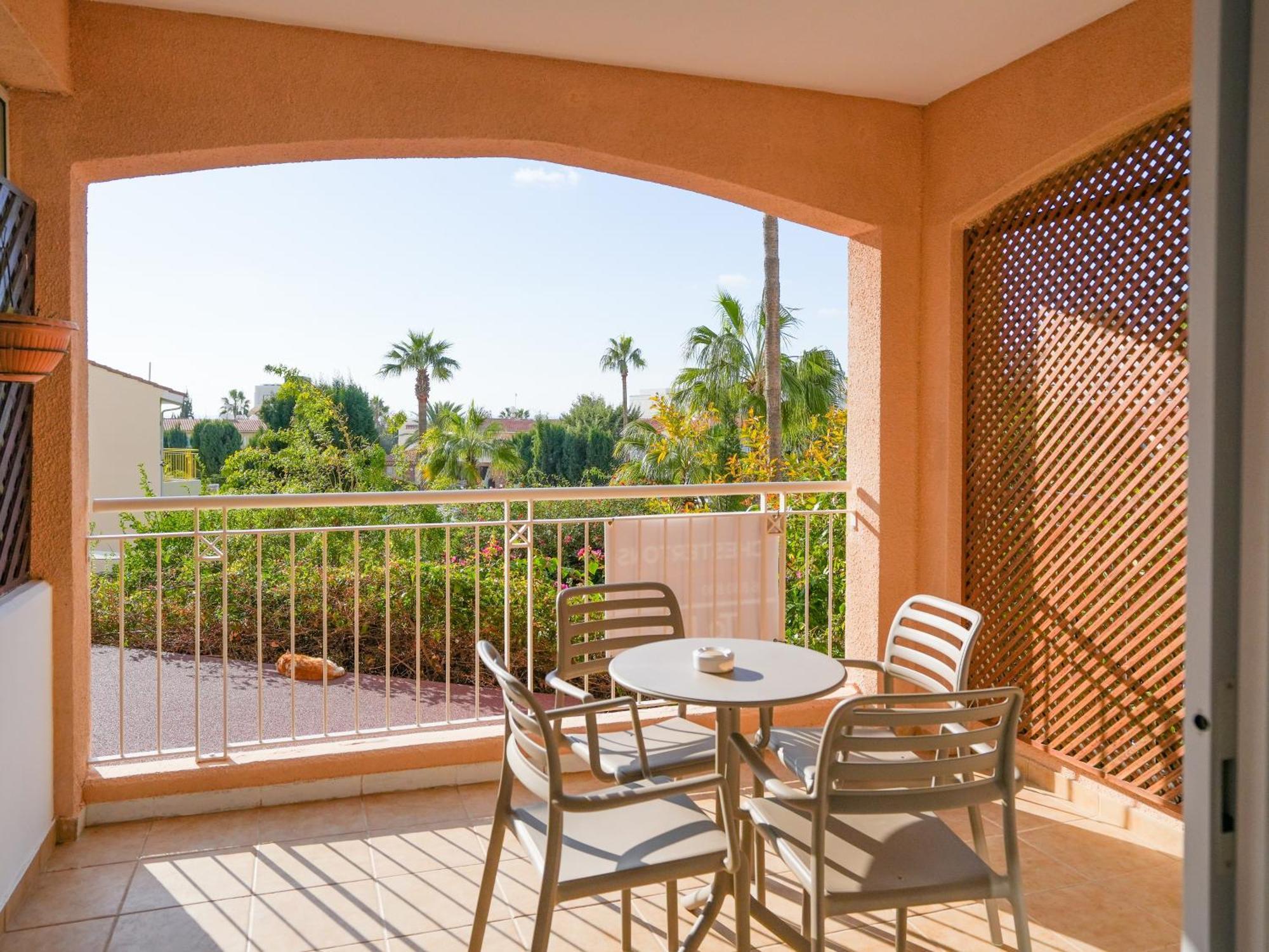 Resitour - Regina Gardens Lejlighed Paphos Eksteriør billede